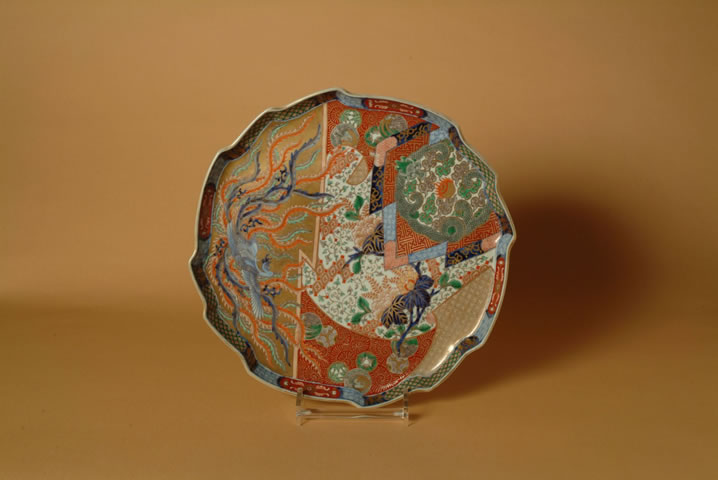 Japanese Imari Charger - Click to enlarge and for full details.